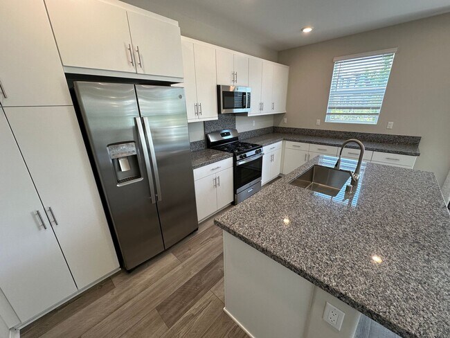 Building Photo - 3 Bedroom Lennar Model for Rent