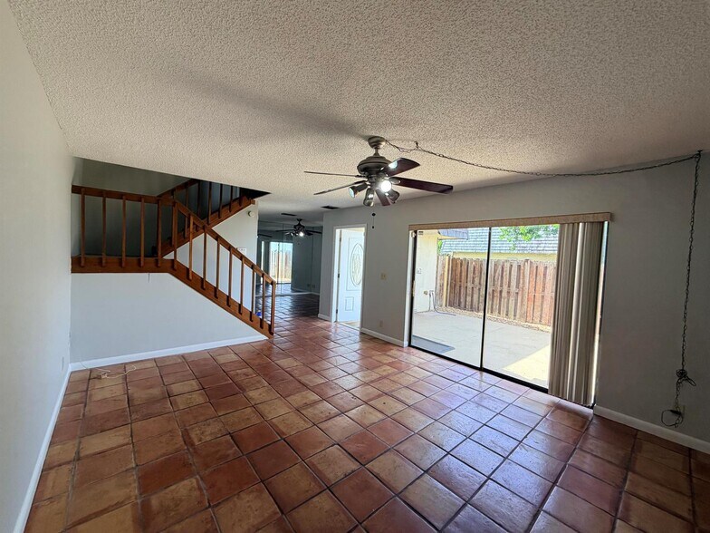 Building Photo - 37 Lake Arbor Dr