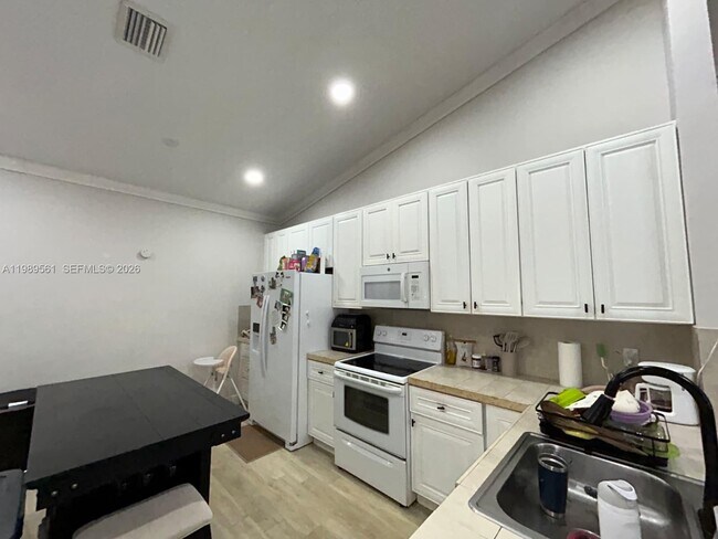 Building Photo - 11065 NW 38th Pl