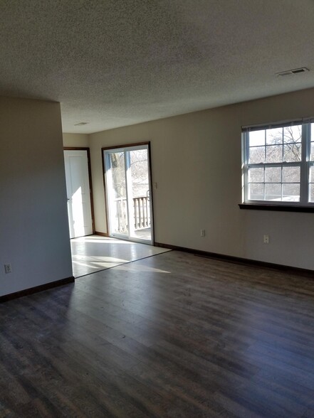 Building Photo - 1 Cherry Tree Ln