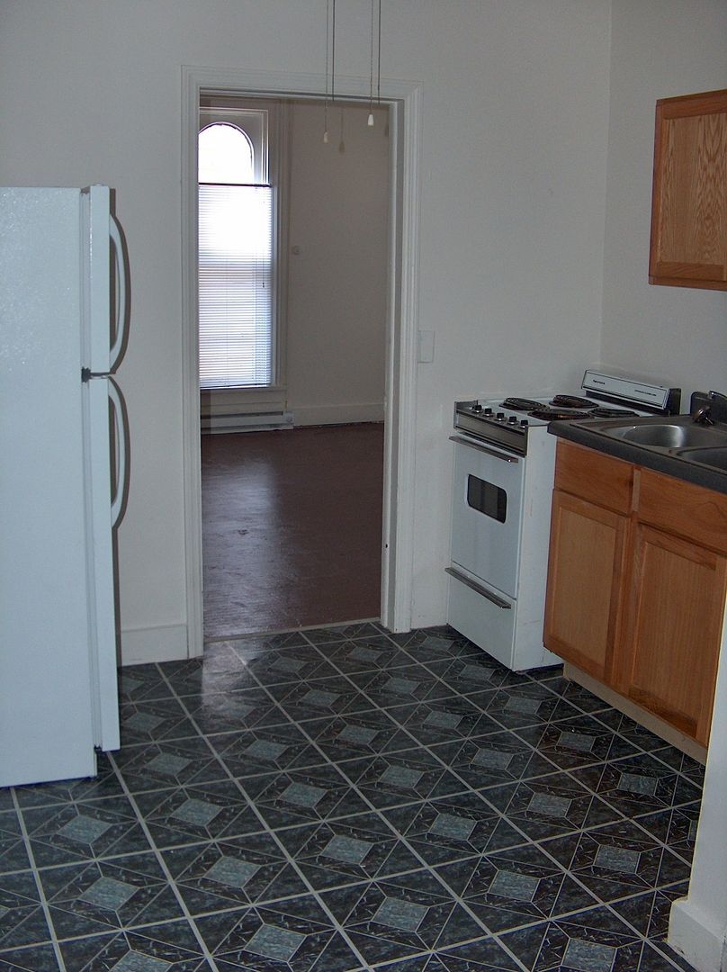 Building Photo - 911 N 9th St Rd