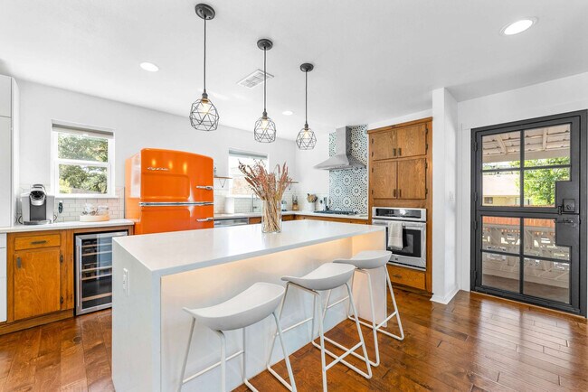 Building Photo - 11502 Oak Knoll Dr