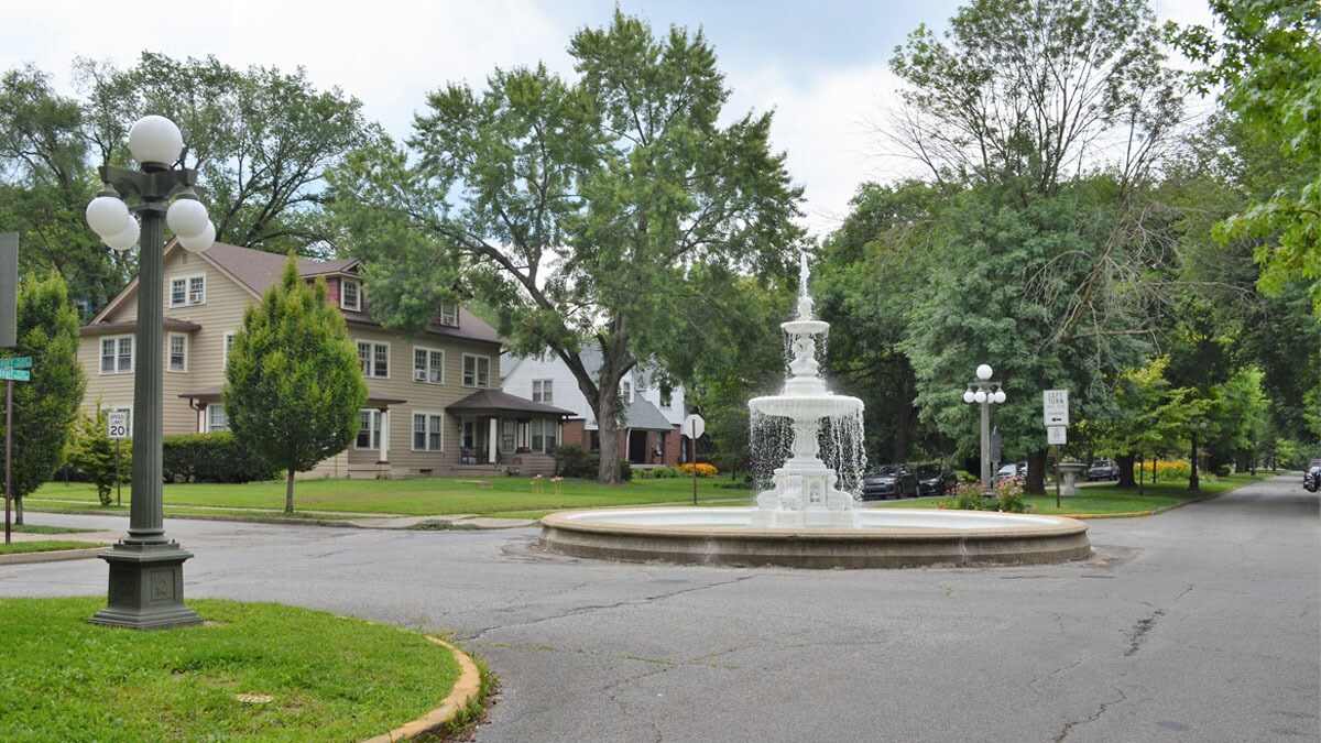 Quiet, beautiful, residential community near the heart of downtown - 506 Woodruff Place Middle Dr
