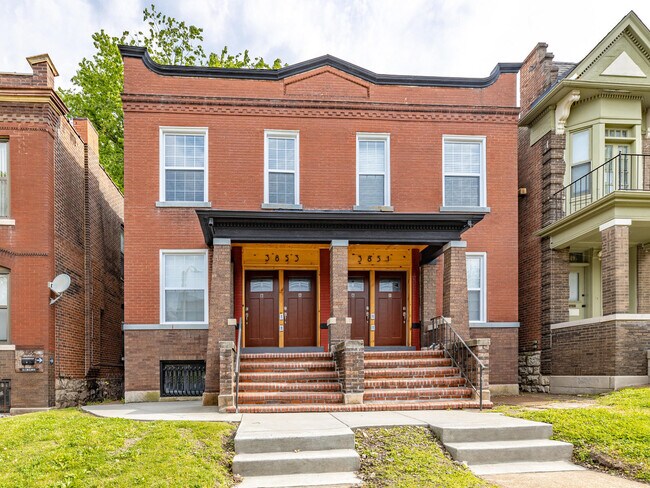 Building Photo - 3853 McRee Ave