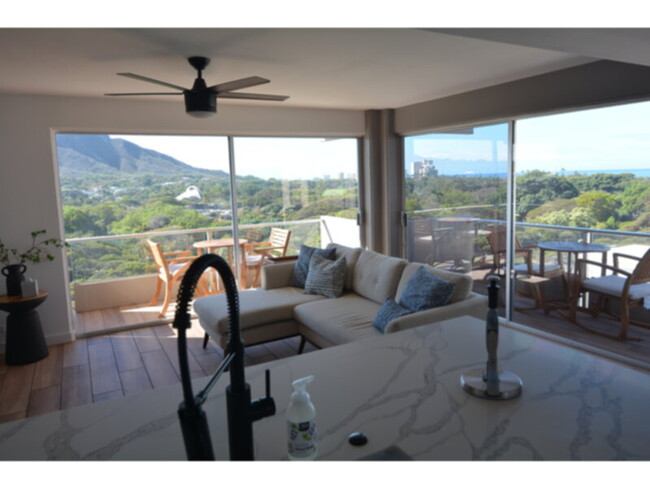 Building Photo - Parkview Luxury in Paradise 2/2/1 with Oce...