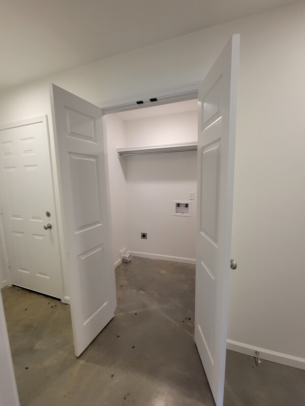 Building Photo - 242 Skylane Dr