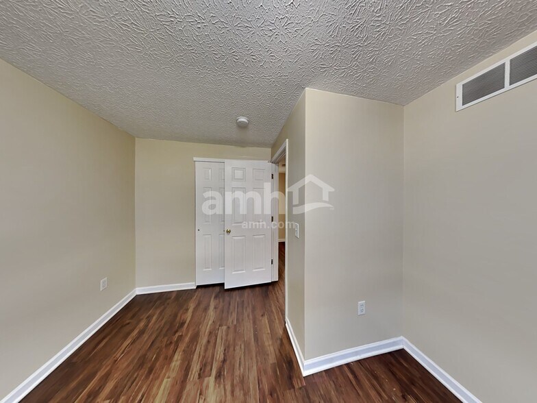 Building Photo - 456 Kathryn Dr