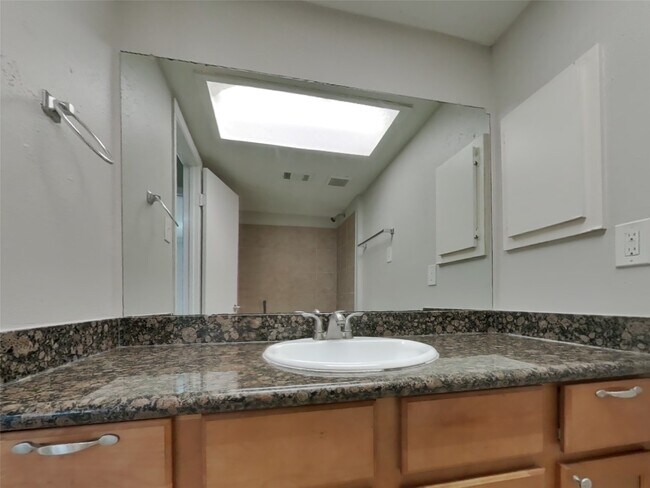 Building Photo - 8510 Sorrel Dr