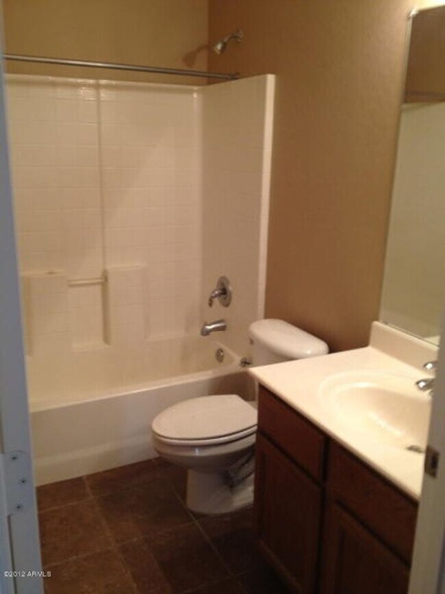 Building Photo - Desirable Chandler Location!
