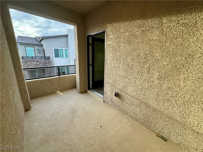 Building Photo - 337 Laurel Peak Dr