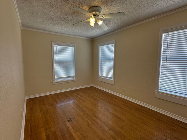 Building Photo - Ready for move in