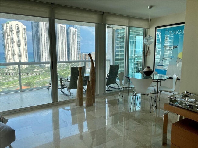 Building Photo - 16500 Collins Ave