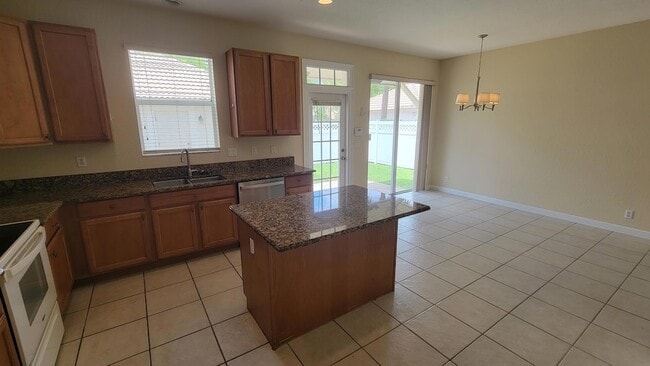 Building Photo - 8033 Murano Cir