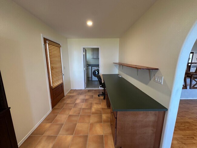 Building Photo - 55 Piimauna St