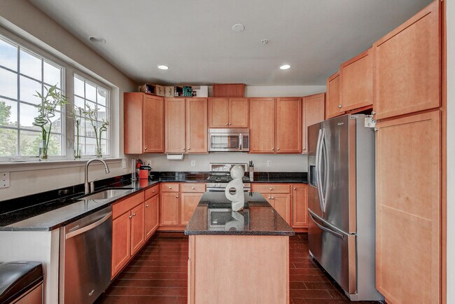 Building Photo - 124 Meridian Ln