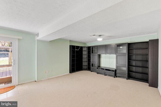 Building Photo - 9711 Cinnamon Creek Dr