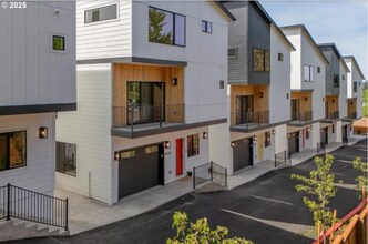 Building Photo - 3 Brand New Modern Urban 4 Bedroom 3 1/2 Bath Homes with Designer Finishes and Air Conditioning A...