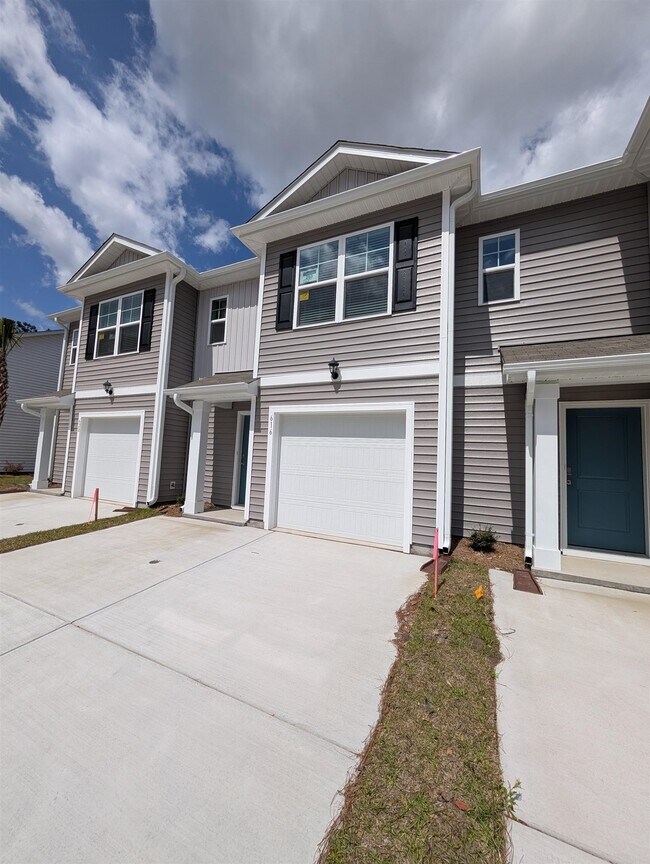 Building Photo - 616 Golden Resin Rd