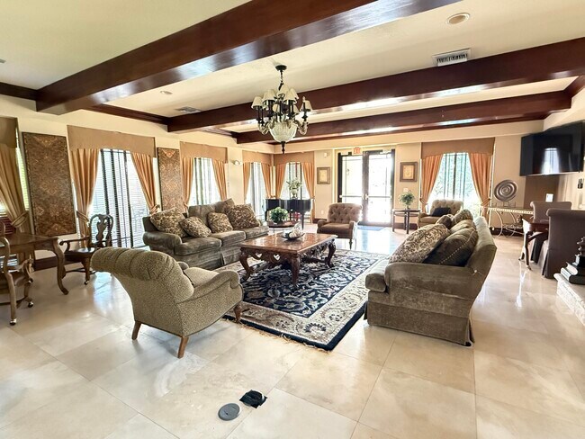Building Photo - 3020 Alcazar Pl