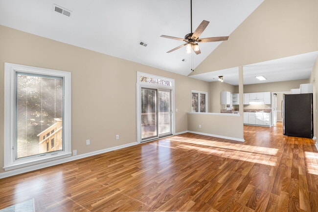 Building Photo - 9200 Brechin Dr