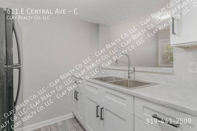 Building Photo - 611 E Central Ave