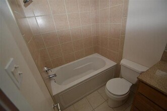 Building Photo - Ground Level 2 Bedroom 2 Bathroom at San Mateo!