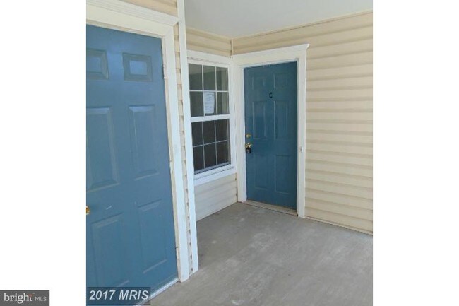 Building Photo - 9810 Feathertree Terrace