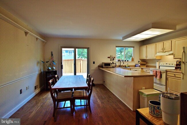 Building Photo - 1450 Greenmont Ct