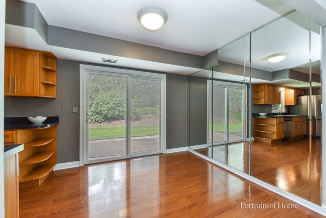 Building Photo - 453 Kensington Ct