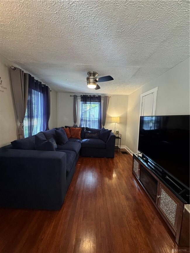 Building Photo - 206 E Worley Ave