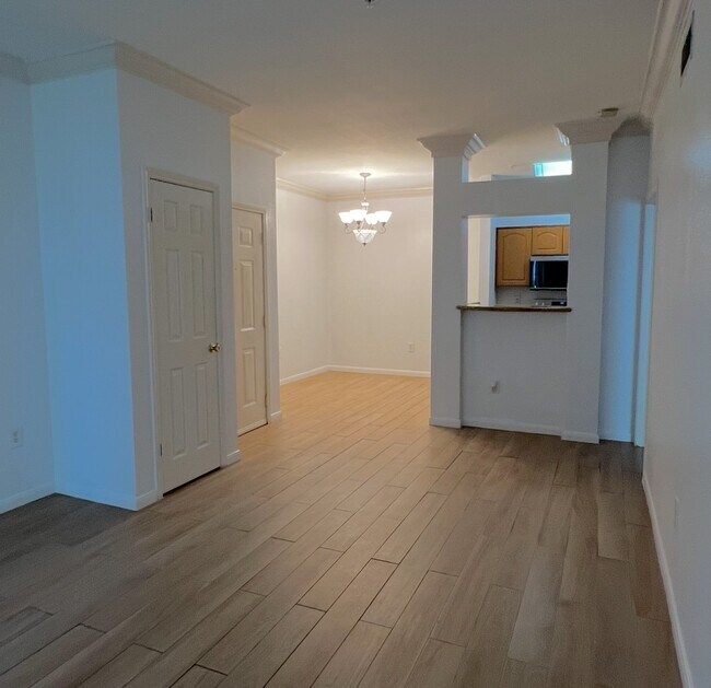 Building Photo - 3231 Allen Pkwy