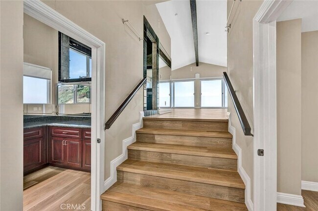 Building Photo - 3921 Calle Real