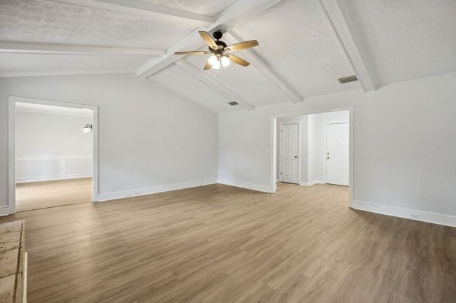 Building Photo - Newly Renovated 3 Bedroom Home on 1 Acre – No HOA!