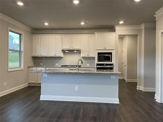 Building Photo - 4671 Silver Oak Dr