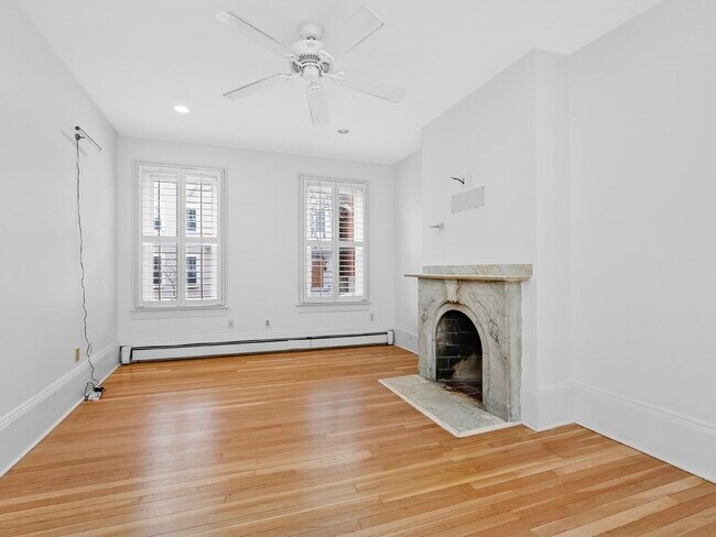 Building Photo - 271 Bunker Hill St