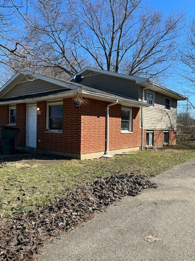 Building Photo - 2062 Hickorydale Dr