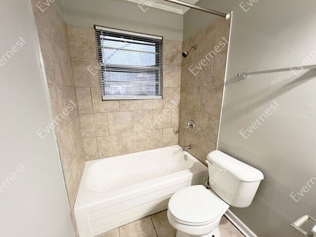 Building Photo - 7809 Bradley Dr