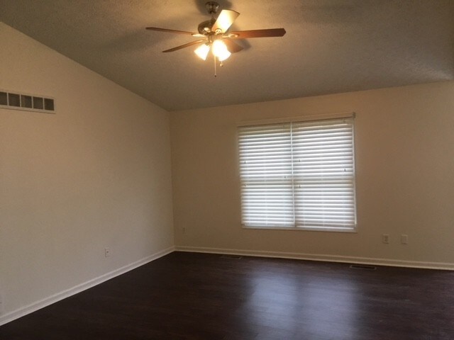 Building Photo - 5514 Crenton Dr