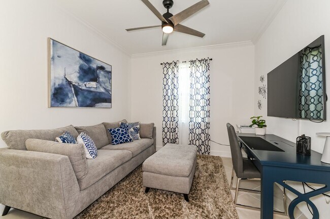 Building Photo - Luxury Turnkey 3BR + Den / 3BA Pool Home in Greyhawk at Golf Club of the Everglades