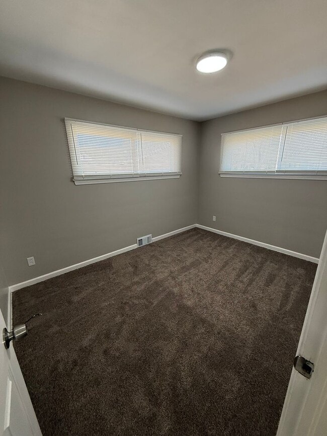 Building Photo - Completely remodeled 3 Bedroom Ranch Home for Rent