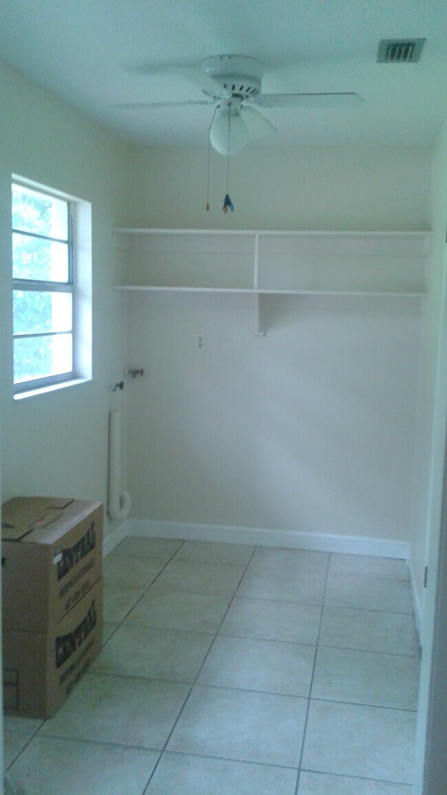 Building Photo - 130 Countryside Dr