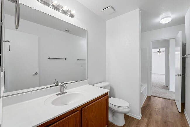Building Photo - Freshly Updated 4 Bed | New Carpet, New Appliances & Open Layout