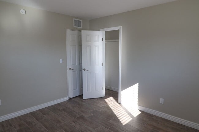 Building Photo - Modern Farmhouse