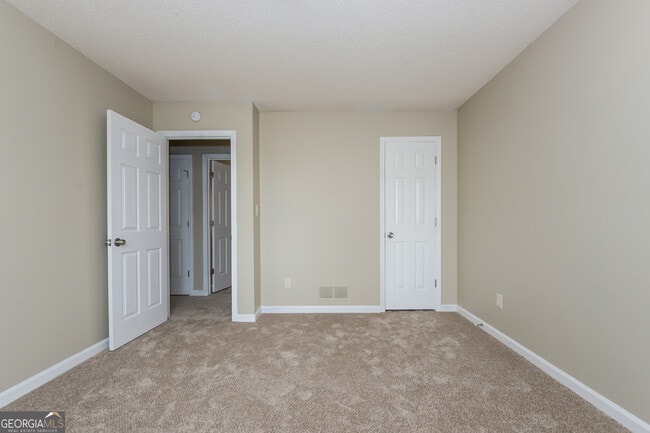 Building Photo - 205 Briarpatch Ct