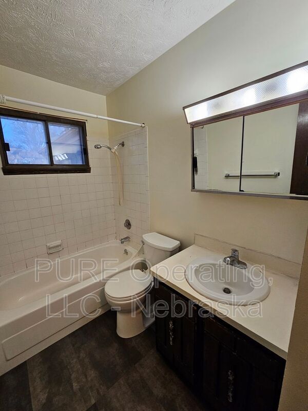 Building Photo - 14028 Madison Cir