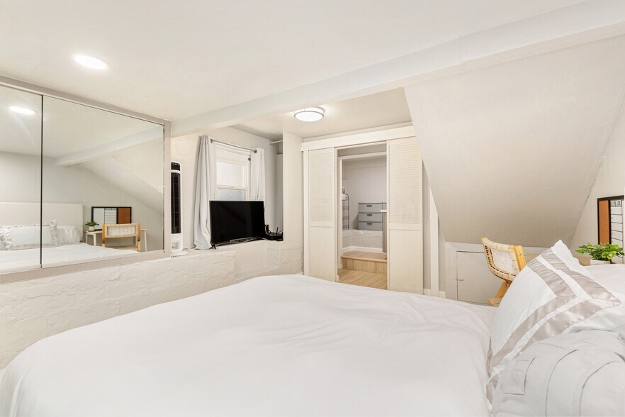 Building Photo - 1508 Kewalo St