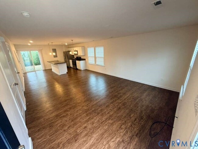 Building Photo - 1501 Stonewall Manor Dr