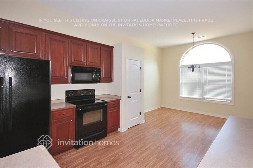 Building Photo - 2136 Villa Spg Ter