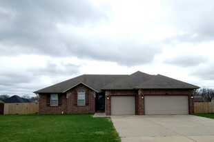 Building Photo - 4114 Plumthicket Rd