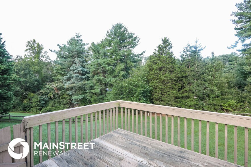 Building Photo - 404 Graves Mill Rd